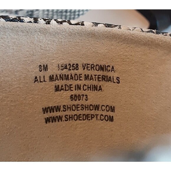 It s OK Size 8M Sandals w/Faux Snakeskin Wide Strap and Square Heels - Picture 5 of 8